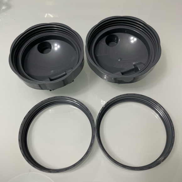 Nutribullet accessories: 2 to go lids and 2 lip rings (NEW!!) - Picture 2 of 11